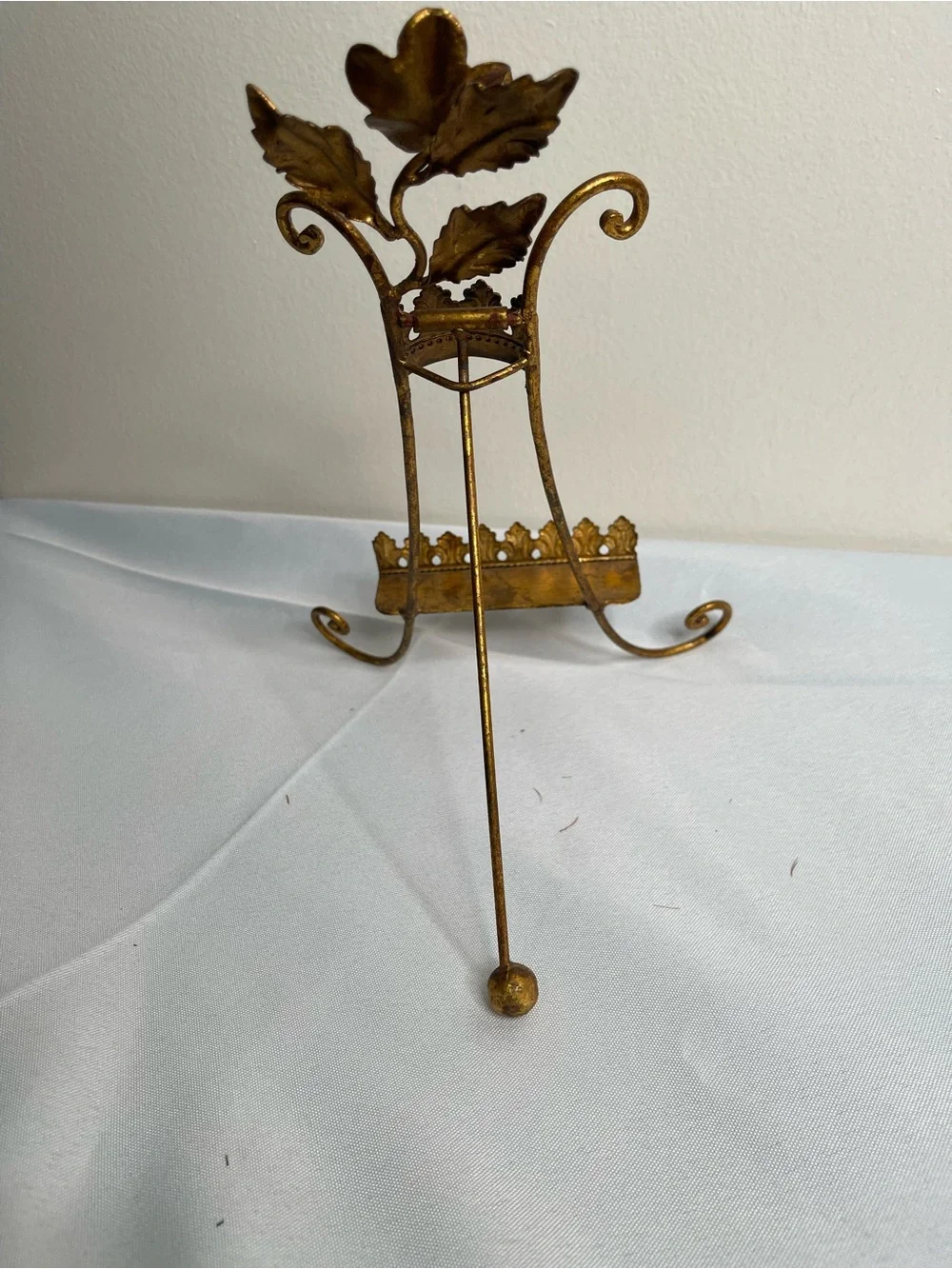Vintage Italian gold gilt tole easel Gold Floral Metal Display Easel - E